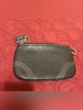 Vintage Coach SoHo Leather Wristlet with original hangtag, strap missing ❤️‍🔥